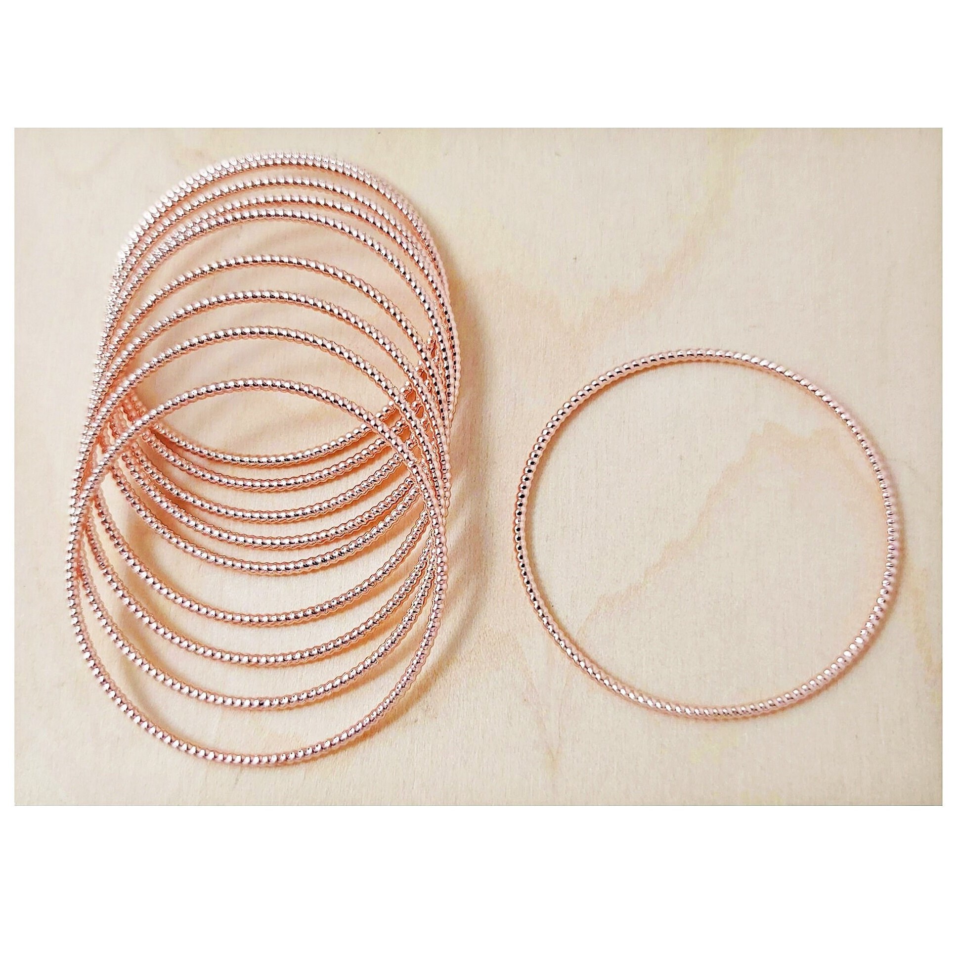 4-delige mat rosévergulde messing getextureerde hoepel 35 mm hangers, ronde cirkelhangers, boho-sieraden, geometrische oorbellen 1861-MRG-35