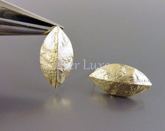 2 pcs / 1 pair Modern jewelry design matte gold textured marquise leaf earrings 1168-MG