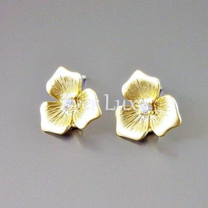 1 pair / 2 pcs Feminine flower post stud earrings, earring components for earring making 1230-MG image 1