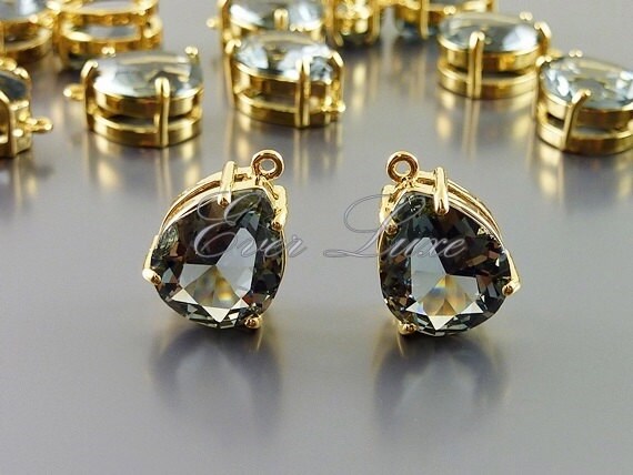 15 Bulk SALE 20 Pcs Charcoal Gray Teardrop Shaped Glass Stone