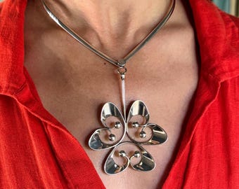 Theresia Hvorslev Alton Sterling Silver Modernist Necklace, 1971 Scandinavian Statement Pendant