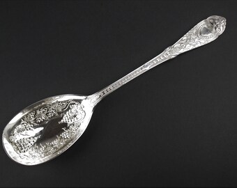 Repousse English Berry Serving Spoon 9 1/4" - Vintage Silverplate EPNS - embossed fruit bowl