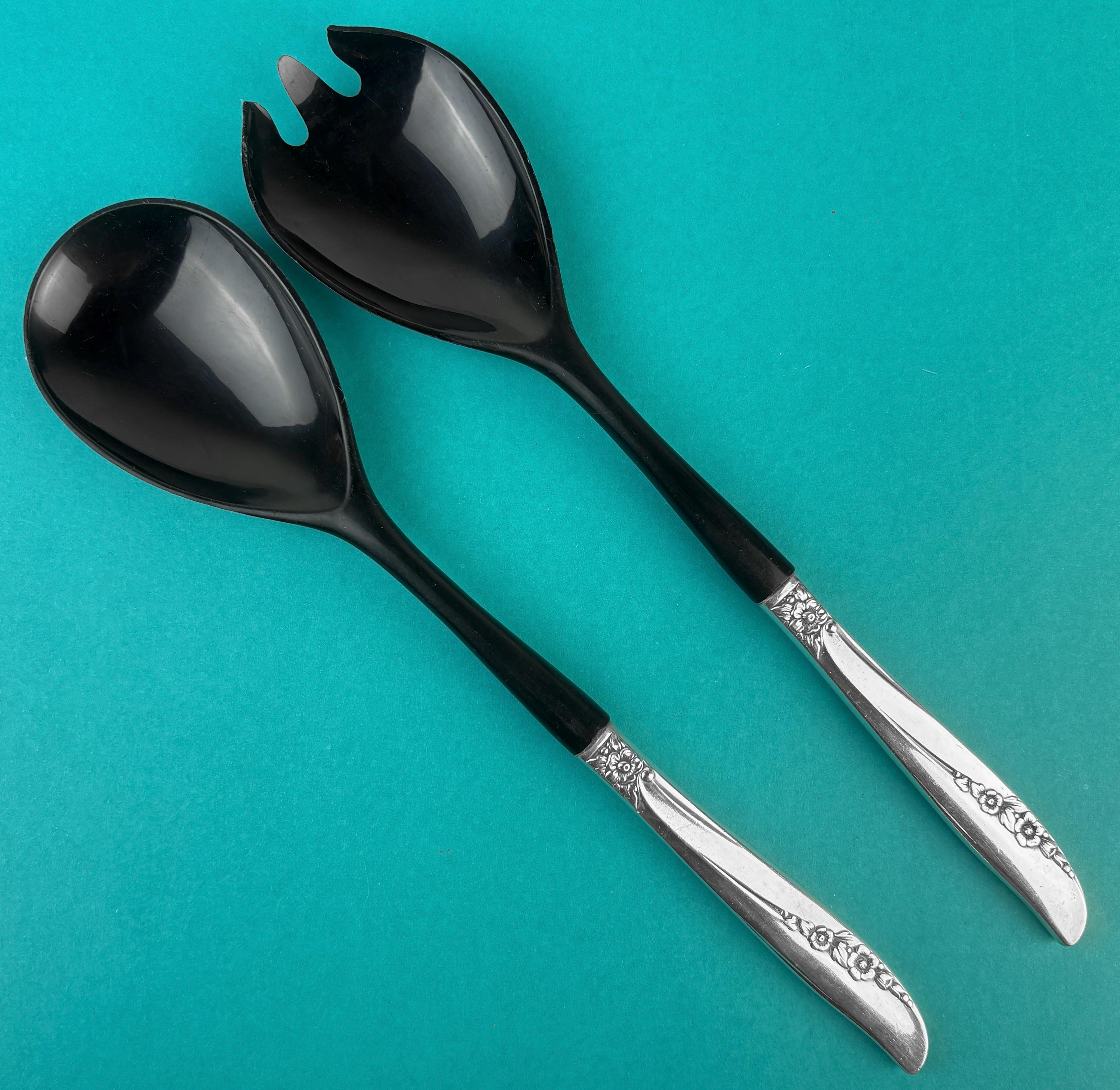 【ONEIDA 】LILAC TIME ディナーセット 8名用サーバー付き54本 ONEIDA 】LILAC TIME ディナーセット 8名用サーバー付き54本