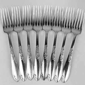 Set x 8 Silverplate Dinner Forks 7 1/2&quot; -  Vintage Wm A Rogers Country Lane 1954 - Floral Theme