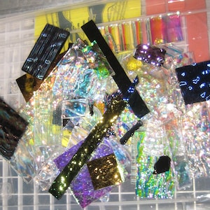 2 oz COE 90 dichroic glas - onregelmatige vormen - heldere mix, glad, textuur