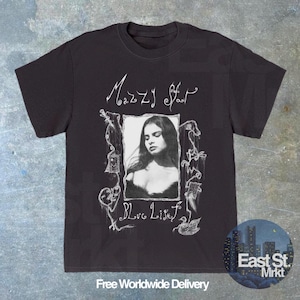 Mazzy Star BLUE LIGHT Tシャツ | ビンテージスタイル | クールなTシャツ | レトロTシャツ | フェスティバル | ミュージックTシャツ | 90年代スタイル | y2k | グランジ時代 | ギフト