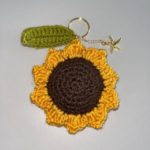 Handmade Sunflower Keychain – Crochet Flower Keyring with Leaf & Star Charm | Boho Gift | Cute Bag Charm