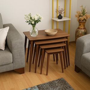 Handgefertigter moderner Nesting Couchtisch 4er Set | Nussbaum Holz Beistelltische | Minimalistische Mid-Century Wohnzimmer Möbel Dekoration