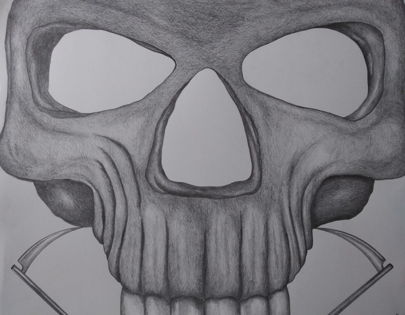 Puede incluir: Un dibujo a l&aacute;piz detallado de una calavera con una guada&ntilde;a a cada lado de la mand&iacute;bula. La calavera est&aacute; dibujada en tonos grises.
