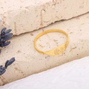 Dainty Engraved Birthflower Ring, Personalized Birth Month Flower Ring, Custom Birth Flower Ring, Engraved Birth Flower Band, Gift for Her