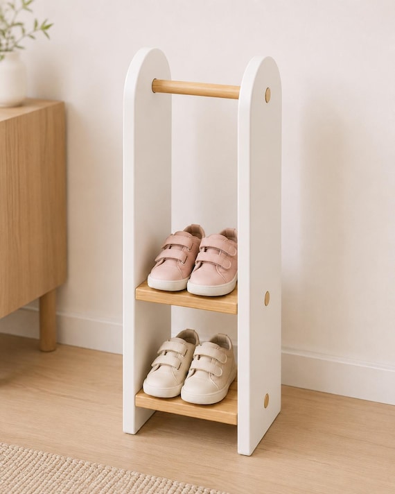Skandinavisches Kinderschuhregal, Japandi-Holzschuhregal, Minimalistischer Kinderveranstalter, Pastell-Kinderdekor, moderne Kleinkindaufbewahrung