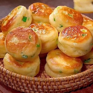 Oma's recept | Hoe je gebakken gestoomde broodjes maakt downloaden.