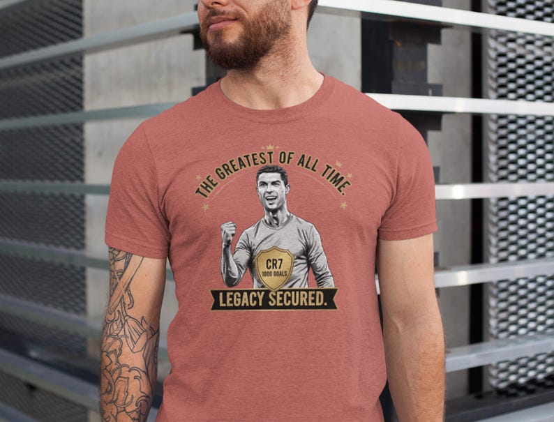 Ronaldo Tshirt, CR7 Tshirt, Cristiano Ronaldo GOAT Football Shirt – Road to 1000 Goals Tee, Soccer Legend Graphic T-Shirt, Football Fan Gift