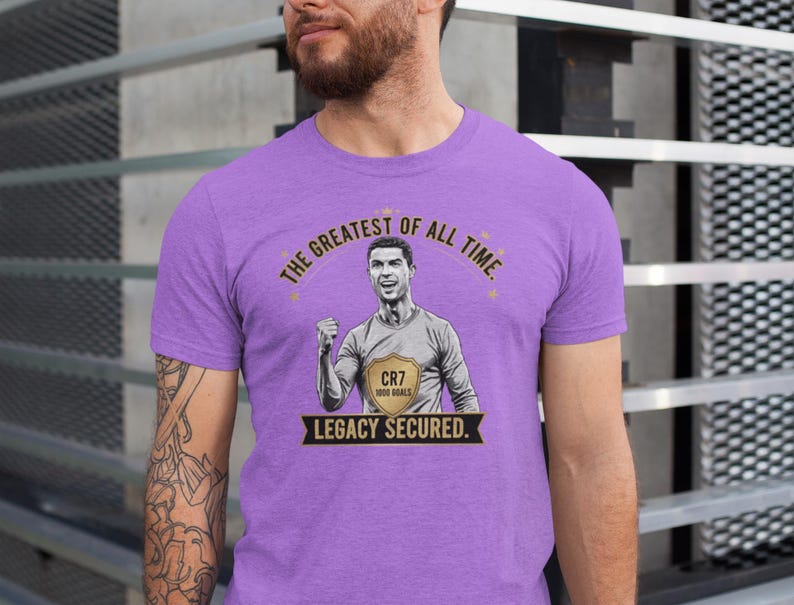 Ronaldo Tshirt, CR7 Tshirt, Cristiano Ronaldo GOAT Football Shirt – Road to 1000 Goals Tee, Soccer Legend Graphic T-Shirt, Football Fan Gift