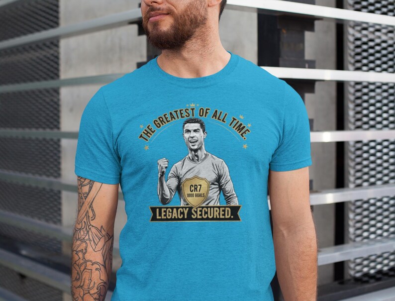 Ronaldo Tshirt, CR7 Tshirt, Cristiano Ronaldo GOAT Football Shirt – Road to 1000 Goals Tee, Soccer Legend Graphic T-Shirt, Football Fan Gift