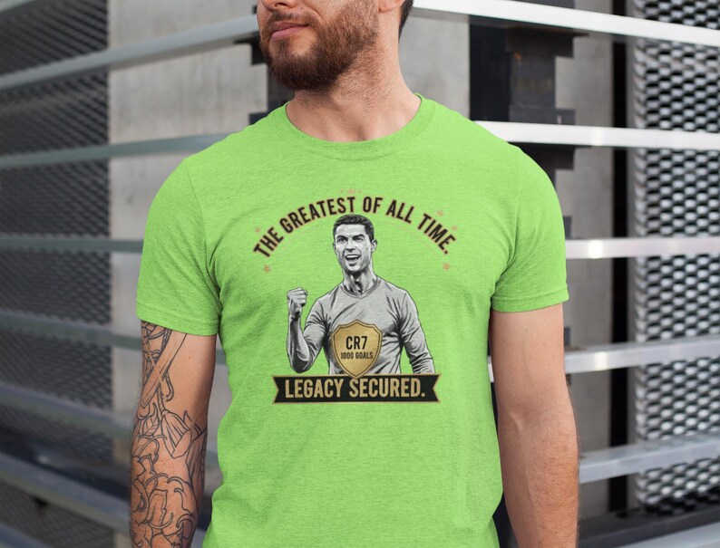 Ronaldo Tshirt, CR7 Tshirt, Cristiano Ronaldo GOAT Football Shirt – Road to 1000 Goals Tee, Soccer Legend Graphic T-Shirt, Football Fan Gift