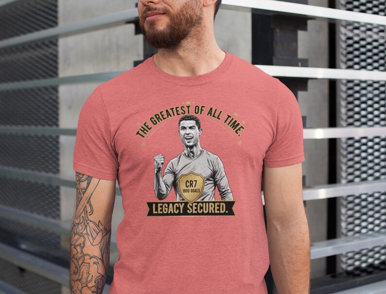 Ronaldo Tshirt, CR7 Tshirt, Cristiano Ronaldo GOAT Football Shirt – Road to 1000 Goals Tee, Soccer Legend Graphic T-Shirt, Football Fan Gift