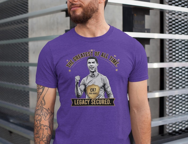 Ronaldo Tshirt, CR7 Tshirt, Cristiano Ronaldo GOAT Football Shirt – Road to 1000 Goals Tee, Soccer Legend Graphic T-Shirt, Football Fan Gift