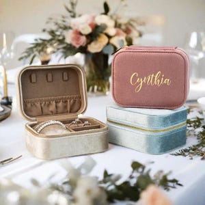 Custom Velvet Jewelry Box, Birthday Gifts for Her, Name Travel Jewelry Case, Bridesmaid Gifts, Gift for Her, Mother&#39;s Day Gift
