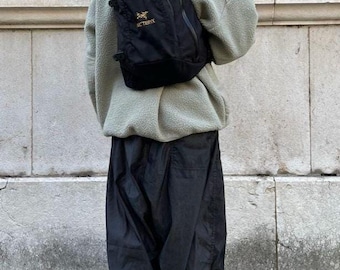 Arc’teryx Sling Bag Black Technical Crossbody Backpack Minimal Streetwear Outdoor Utility Bag Original Y2K Gorpcore Techwear Waterproof