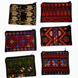 Monedero mediano, Tatreez, patrimonio cultural, identidad regional, artesanía cosida a mano, iniciativas de mujeres artesanas, bordado palestino