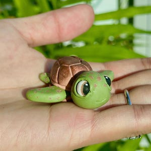 Sea Turtle Mini Clay Figurine | Movie Character | Polymer Clay | Cute Creatures | Sea Animals | Mini | Gift | Charm | Character