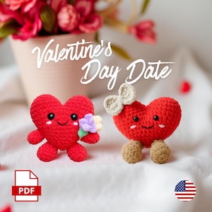 以下が含まれることがあります： 笑顔の赤いかぎ針編みのハート型のフィギュアが2つ。1つは小さな花束を持ち、もう1つはリボンが付いています。「Valentine's Day Date」というテキストが上にあります。PDFアイコンとアメリカ国旗が画像にあります。