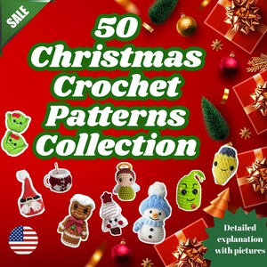 Puede incluir: Un fondo rojo con el texto "50 Christmas Crochet Patterns Collection" en blanco y verde. La imagen presenta varios adornos navideños de ganchillo, cajas de regalo y una bandera estadounidense.
