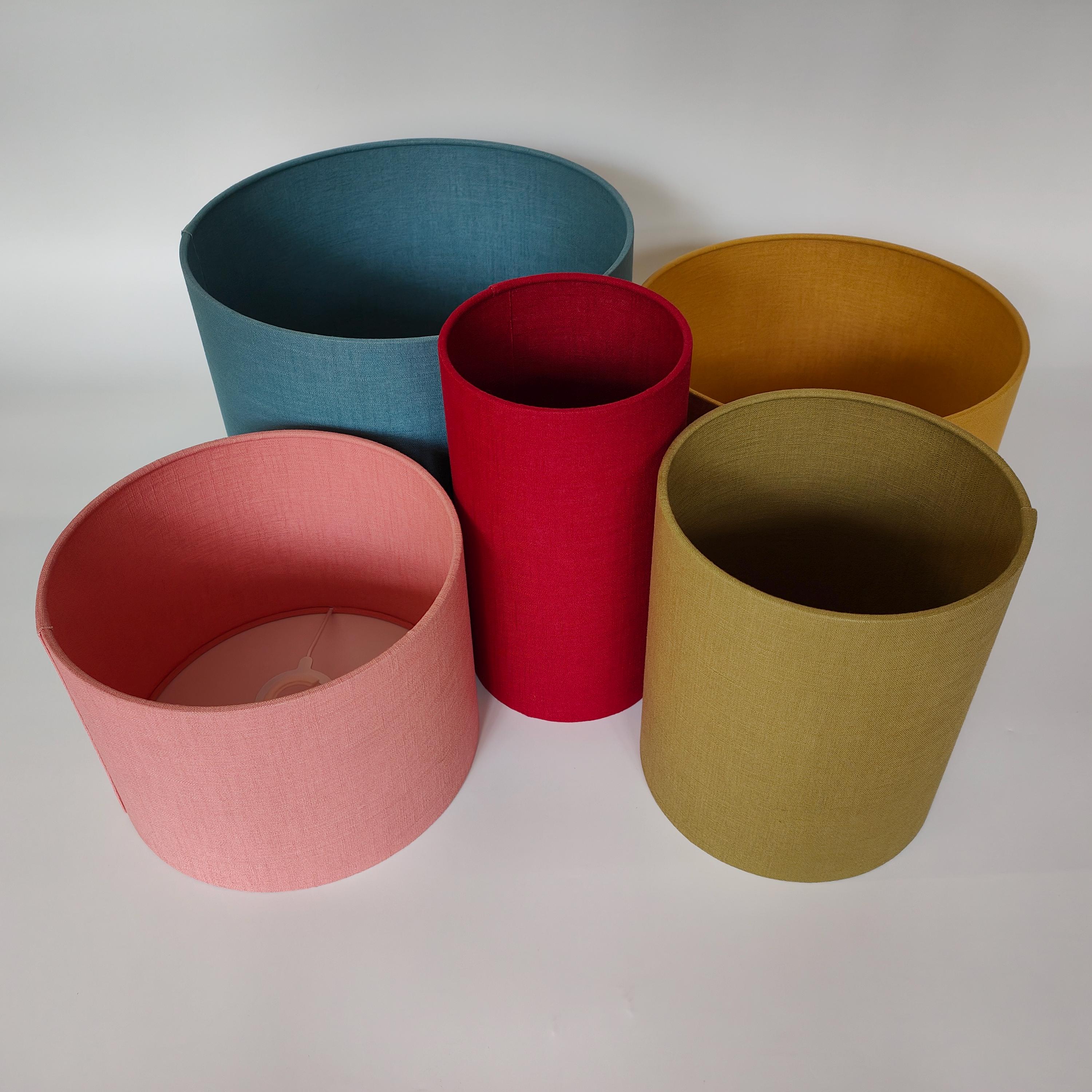 linen-duo-trommel-und-zylindrisch-geformte-lampenschirme-mit-passendem