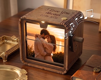 Scatola animata personalizzata con libro fotografico a scorrimento, cornice portafoto in legno a manovella con musica, regalo commemorativo per anniversario per lui, regalo di Natale