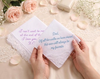 Gepersonaliseerde geborduurde trouwzakdoek, met uw handschrift op een katoenen kanten zakdoek voor de bruid, bruidegom of ouders.