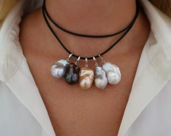 Colgante con dije de perla de sirena