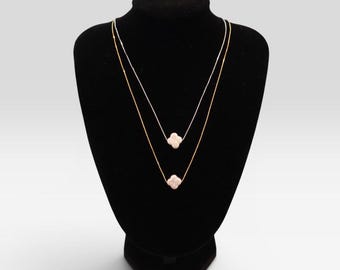 Collar con colgante de trébol tetra
