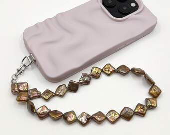 Colgante para teléfono cuadrado con perlas barrocas