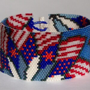 Patriotic Pinwheels Bracelet Pattern - Peyote Pattern
