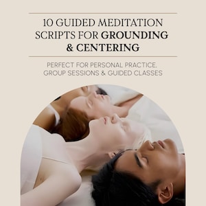 Könnte beinhalten: Ein Set aus drei Keramikbechern mit gesprenkelter, matter Oberfläche. Die Becher sind in Creme-, Hellgrau- und Dunkelgrautönen gehalten. Jeder Becher hat ein schlichtes, minimalistisches Design, ideal für Kaffee oder Tee.