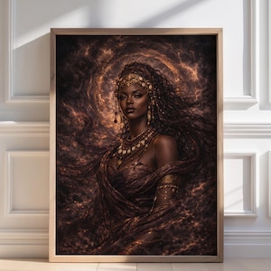 Può includere: Una stampa artistica incorniciata raffigurante una donna dalla pelle scura, adornata con gioielli d'oro e un copricapo. L'opera d'arte ha una calda tavolozza di colori con sfumature di marrone e oro, creando un'estetica mistica ed elegante. La stampa è esposta contro un muro bianco.