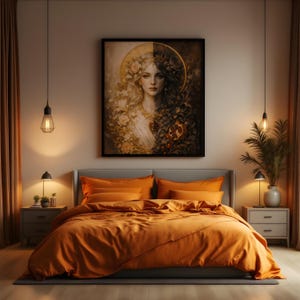 Op de afbeelding: Een slaapkamer met oranje beddengoed, een ingelijst kunstwerk van een vrouw en nachtkastjes met lampen. Het kunstwerk is verdeeld, met een bloemrijke kant en een donkere kant.