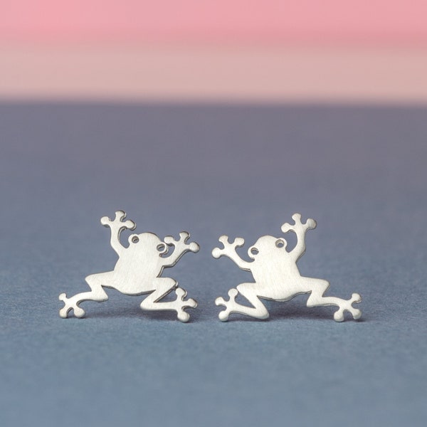 Frog Earrings Sterling Silver / Tiny Tree Frog Studs / Amphibian Jewelry / Fun Gift