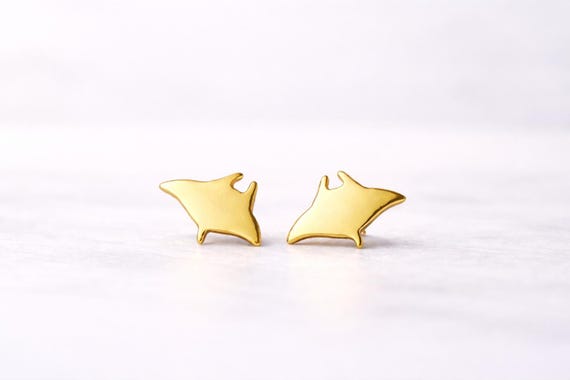 Manta Ray Earrings in Solid Gold / Sea Animal Stud Earrings / Minimal Exotic Gift / 267A-GD