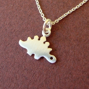 Collier de charme de petit dinosaure / Pendentif en argent sterling / Cadeau mignon pour les enfants, 3 modèles