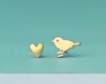 Boucle d'oreille coeur et petit oiseau en or massif / Mignons clous d'inséparables / Cadeau pour femme et enfant / E68-E117-GD