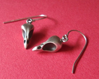 Boucles d'oreilles tête de mort Boucles d'oreilles pendantes Boucles d'oreilles tête de mort oiseau Bijoux gothiques Boucles d'oreilles corbeau Cadeau en argent sterling pour les adolescents