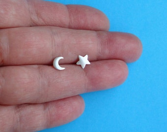 Tiny Crescent Moon Stud Earrings Star StudEarring Sterling Silver Star Stud Everyday Earrings Simple dainty earrings Birthday gift