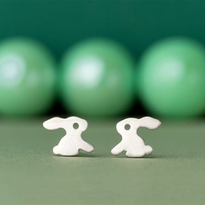 Sterling Silber extra kleine Häschen Ohrringe / Kaninchen Ohrstecker / Haustier Schmuck