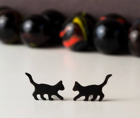 Black cat stud online earrings