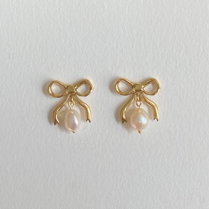 Bow Earrings With Pearls image 1