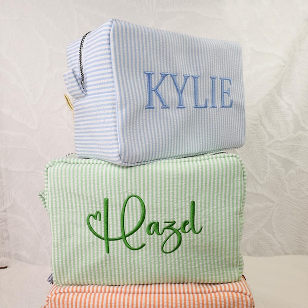 Nécessaire personalizada bordada em tecido seersucker, presente personalizado para madrinhas, estojo de viagem com nome, organizador de bolsas para bebês e outros itens para equipes