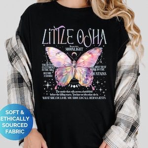 Vêtements livresques | T-shirt petit papillon d'Osha | Chemise romantique | Design livresque | Devis livre Quicksilver | Citation de martin-pêcheur Quicksilver