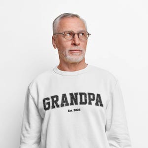 Personalized Grandpa Sweatshirt, Cute Crewneck for Granddad, Gift for Father&#39;s Day, Pregnancy Announcement Gift